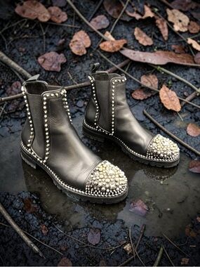 Christian Louboutin Studded Chelsea Boots Black Leather Red Sole Size 41 Italy